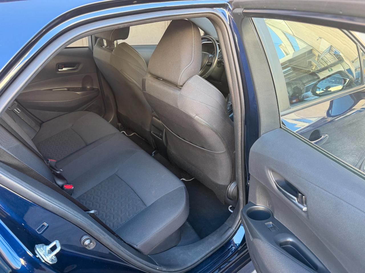 Toyota Corolla 1.8 Hybrid Business