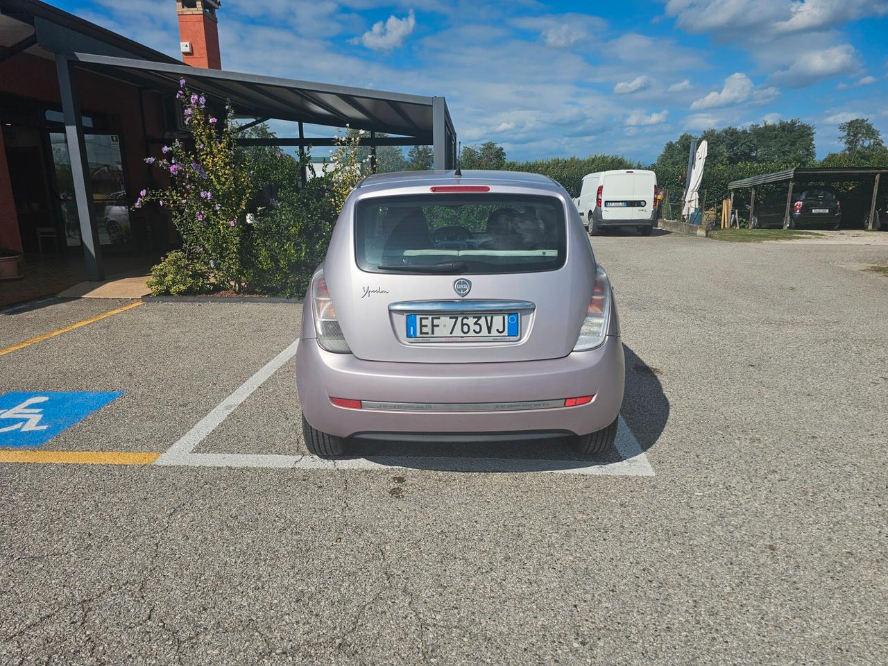 Lancia Ypsilon 1.3 MJT 75 CV Unyca