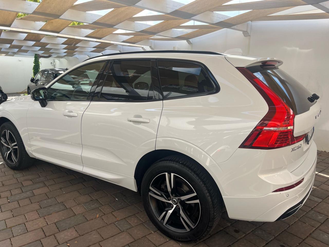 Volvo XC 60 XC60 B4 (d) Geartronic R-design