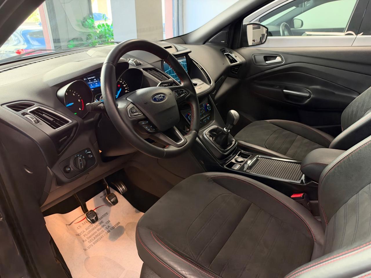 Ford Kuga 1.5 TDCI 120 CV 2WD ST-Line