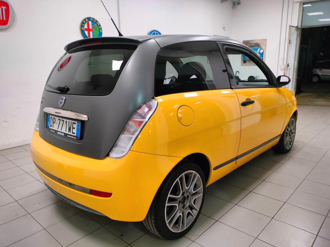 Lancia Ypsilon 1.4 16V Sport MomoDesign
