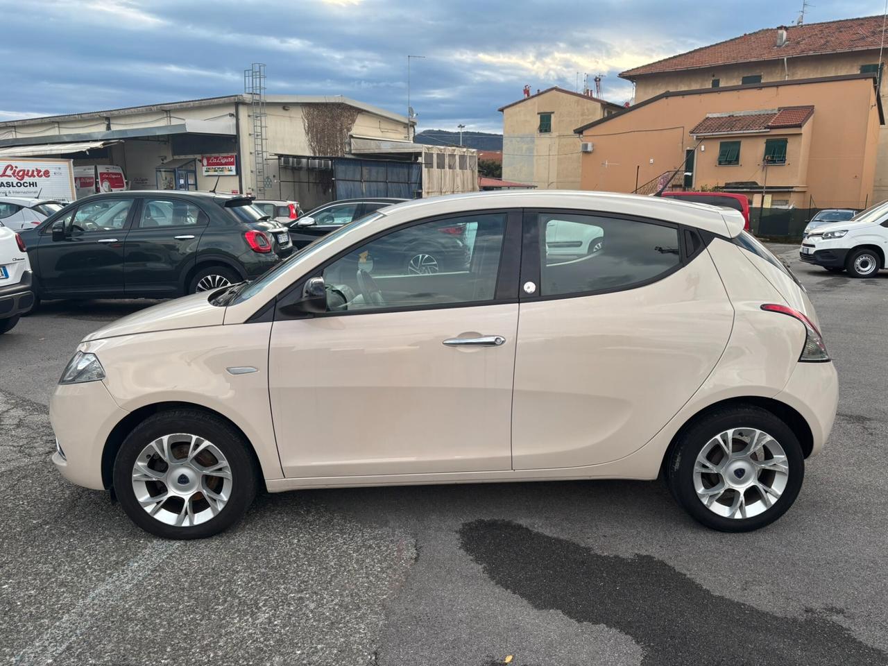 Lancia Ypsilon 1.2 69 CV 5 porte GPL Ecochic Gold