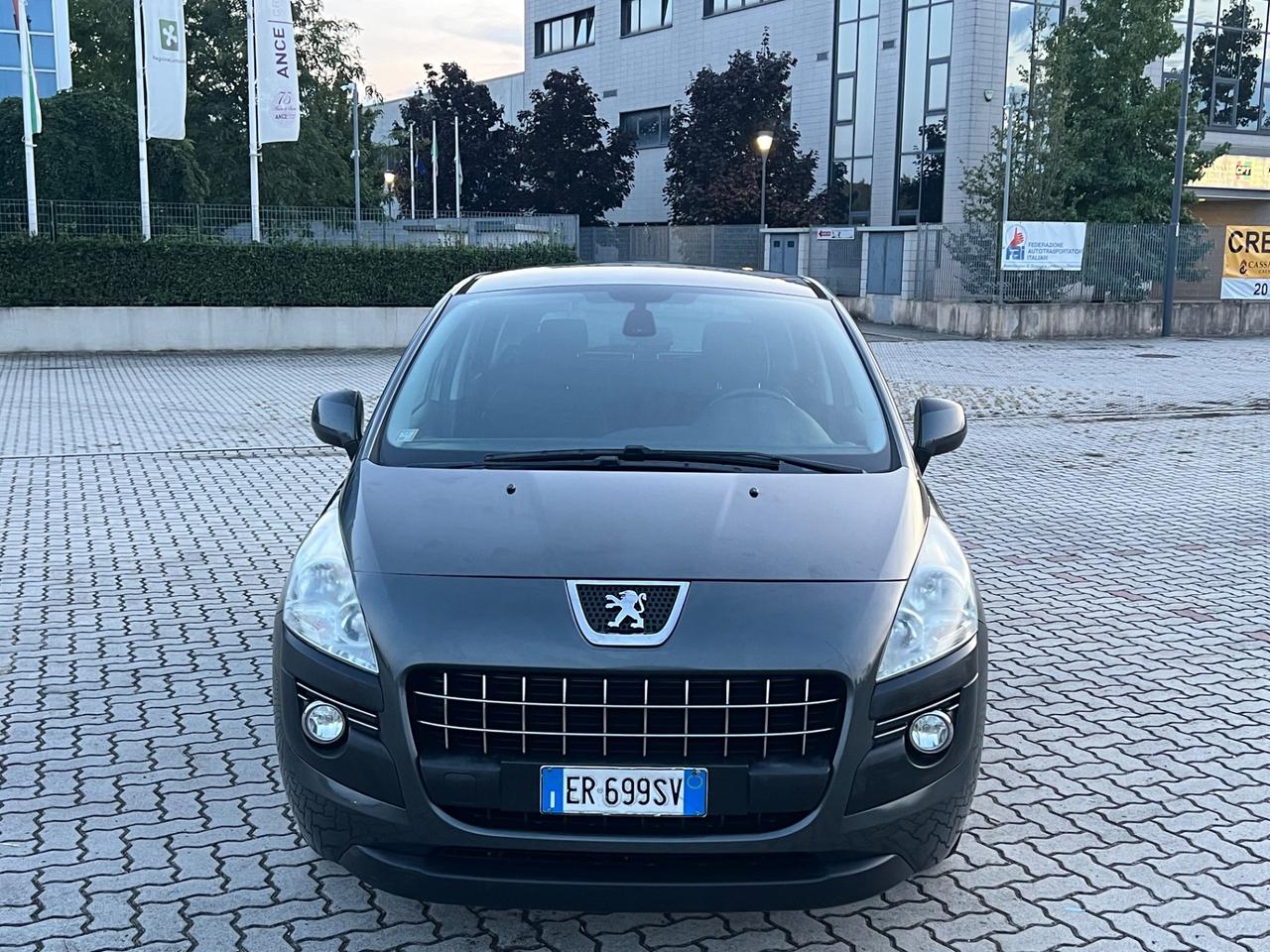 Peugeot 3008 1.6 HDi 115CV Business