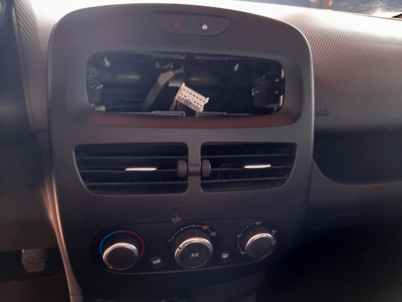 Renault Clio 1.5 DCI AUTOCARRO 2 POSTI