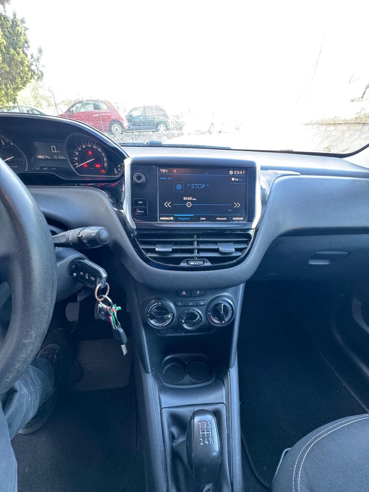 Peugeot 208 PureTech 82 5p. GPL Allure