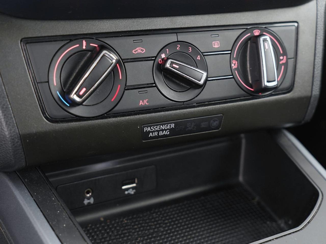 Seat Arona 1.0 ecotsi 95cv black edition