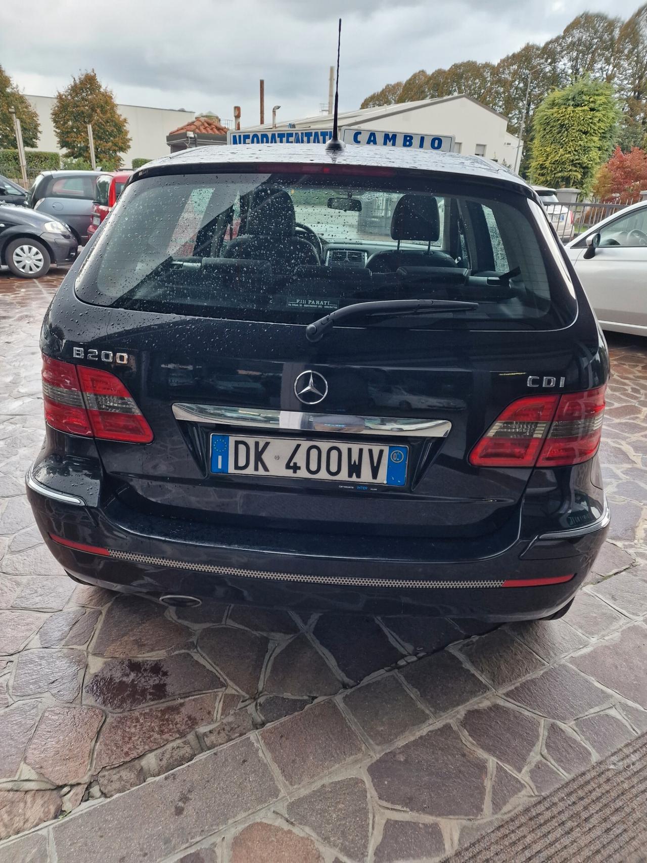Mercedes-benz B 200 CDI PER NEOPATENTATI E CAMBIO AUTOMATICO