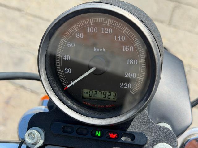 HARLEY-DAVIDSON 883 Sportster R XL 883 R