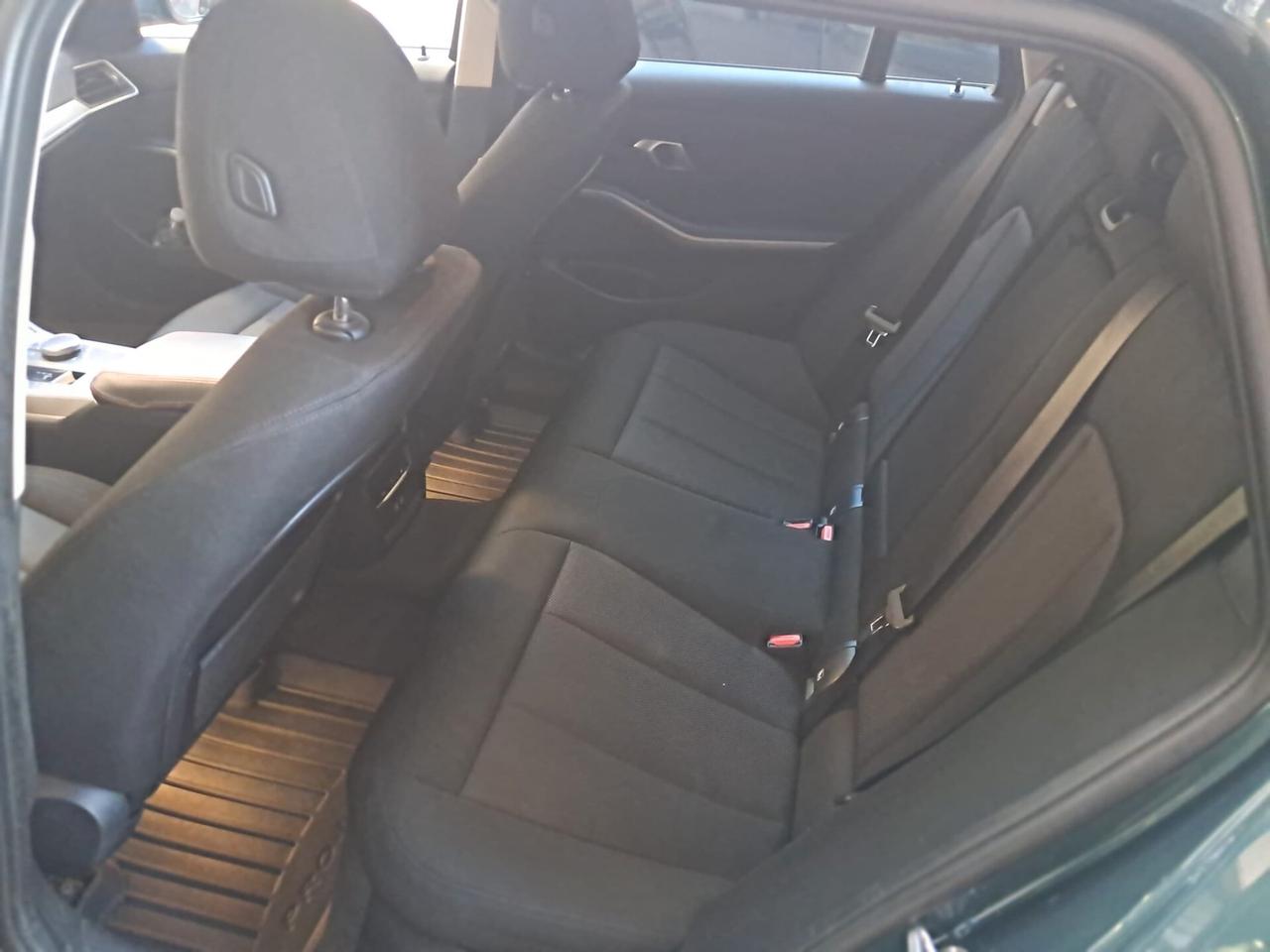 BMW 318dTouring Business Advantage-Diesel-ibrido-Euro19990-