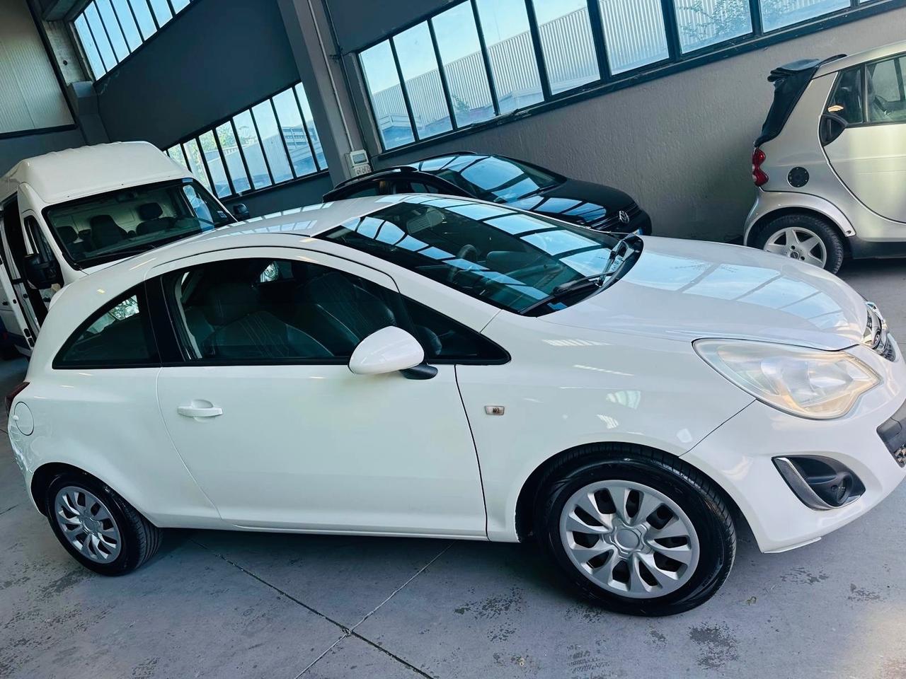 Opel Corsa 1.2 3 porte Edition