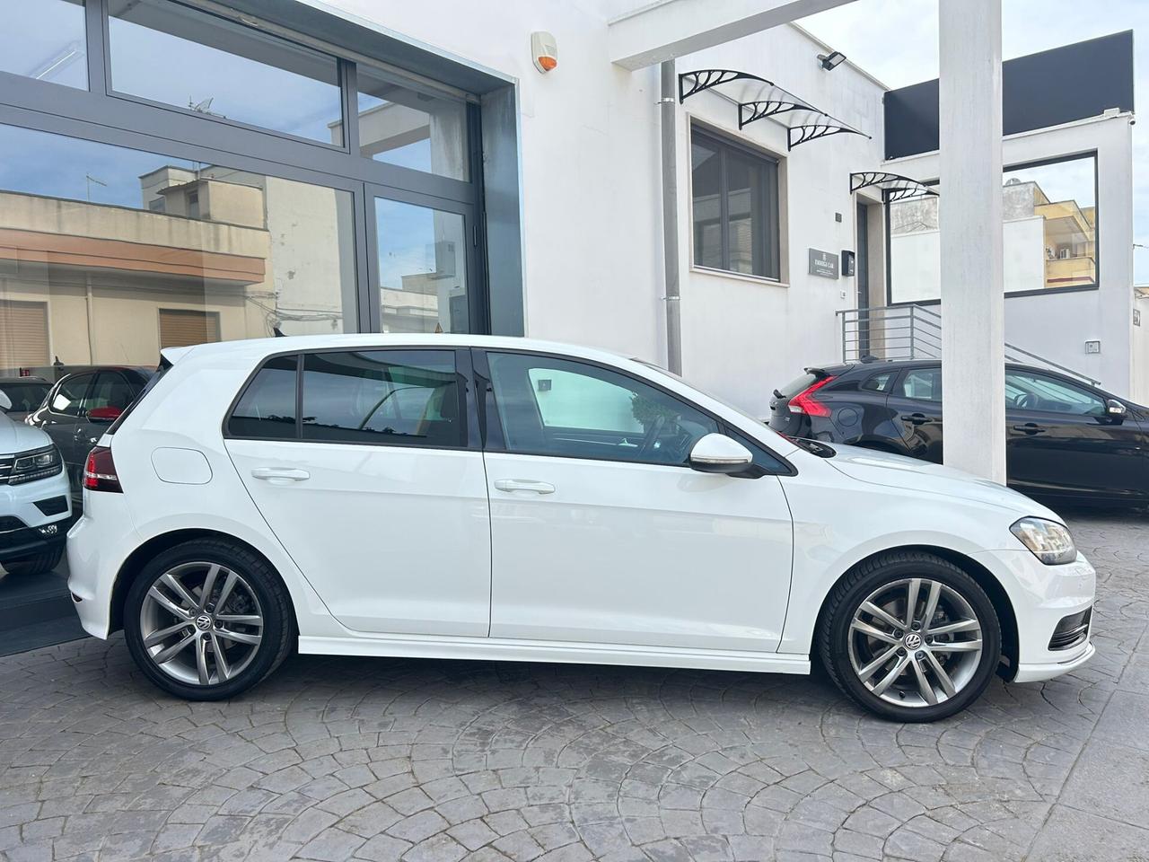 Volkswagen Golf 1.6 TDI 110Cv R-LINE DSG/LED-2017