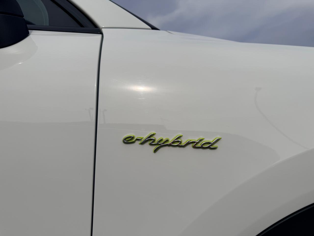 Porsche Cayenne Coupé 3.0 V6 E-Hybrid uni pro in garanzia