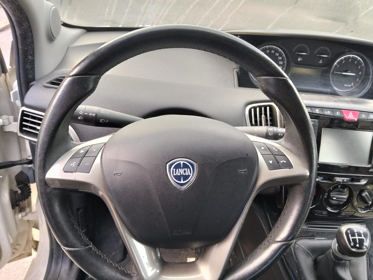 Lancia Ypsilon 1.2 69 CV 5 porte GPL 2019 SINISTRATA