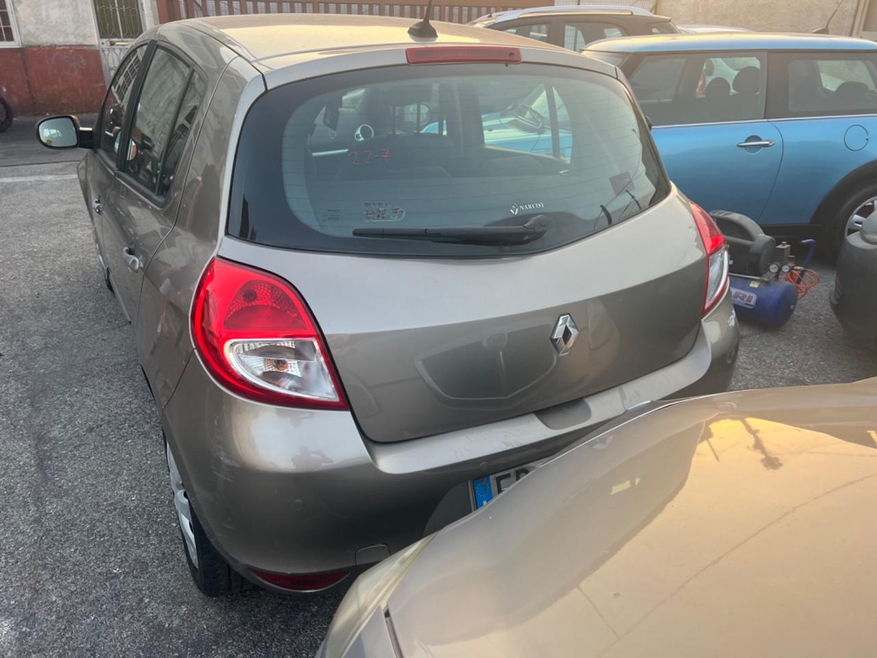 Renault clio 1.2 benzina GPL anno 2011