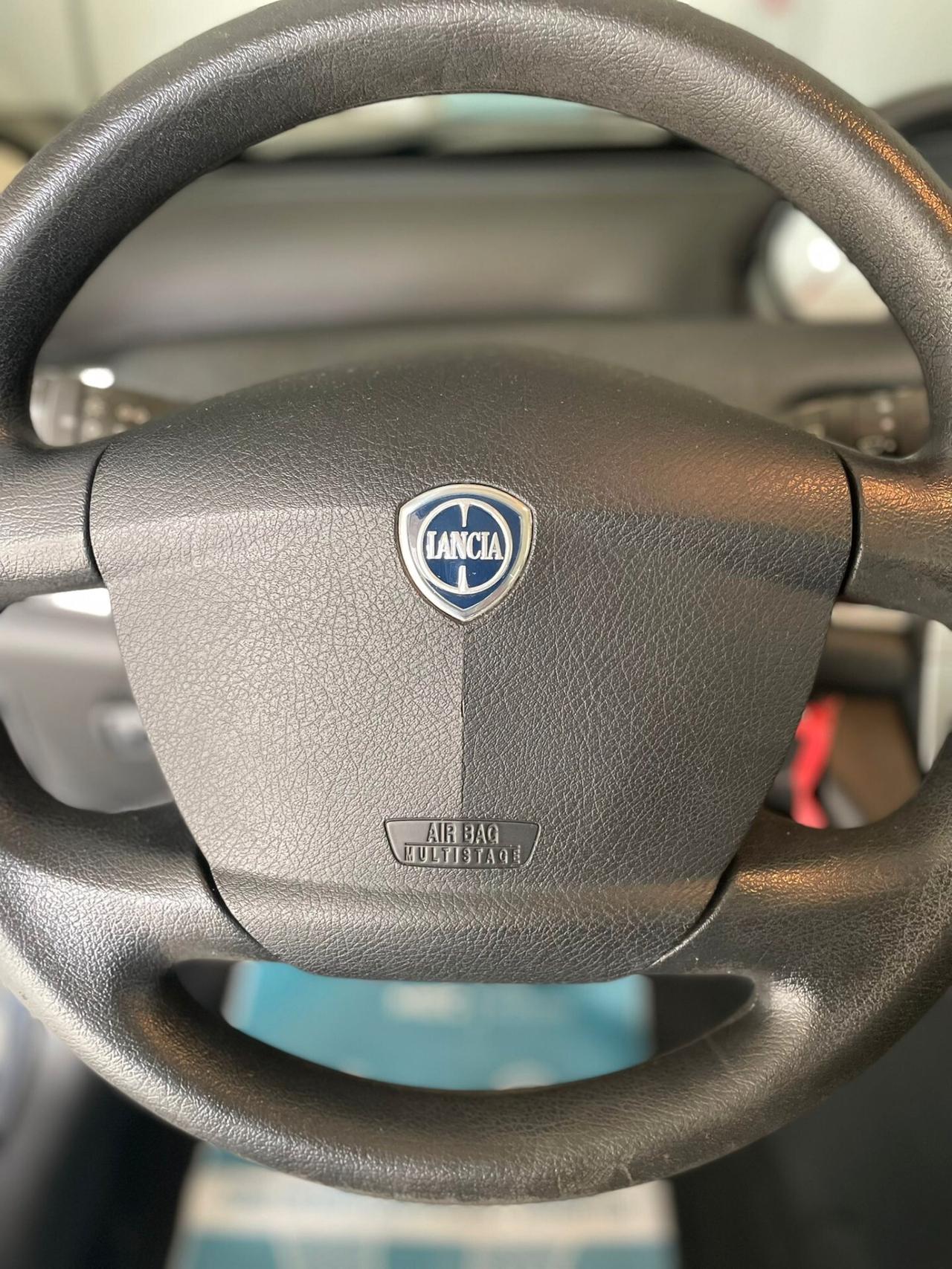 Lancia Ypsilon 1.4 Unyca Ecochic GPL