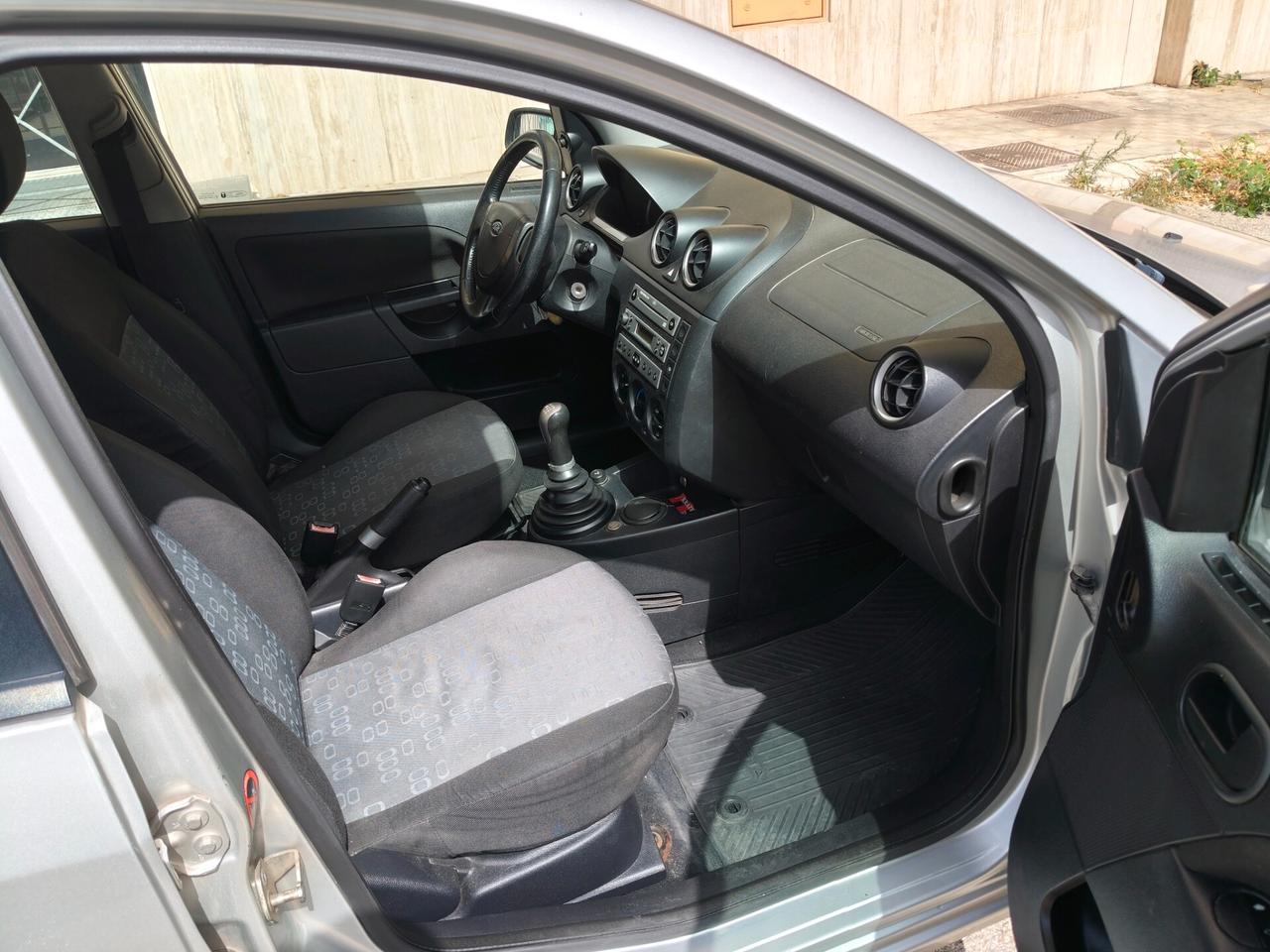 Ford Fiesta 1400 diesel perfetta a poco prezzo