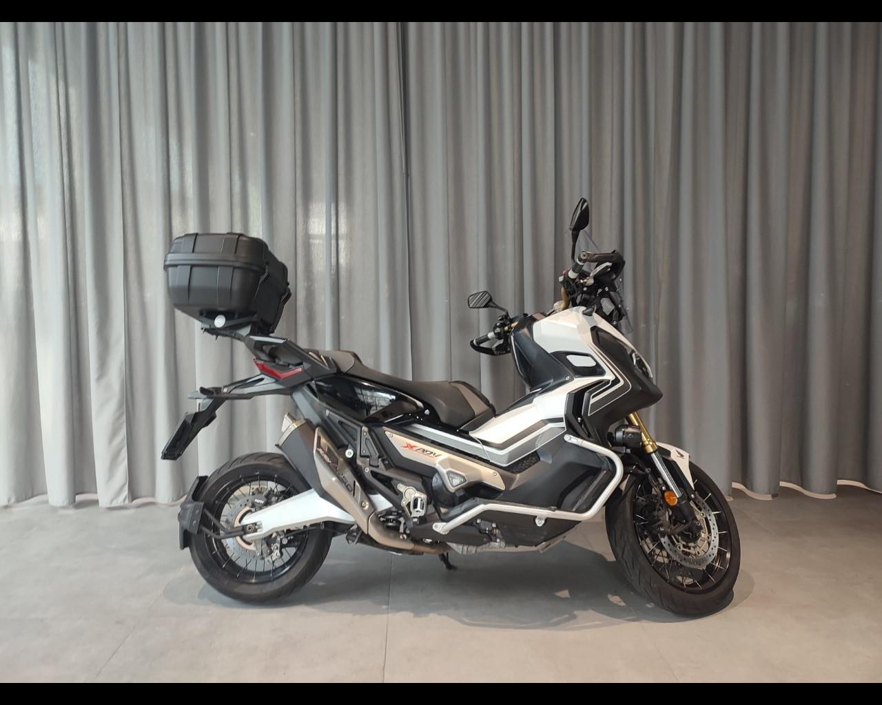 Honda X-ADV 750 - ABS DCT Travel Edition