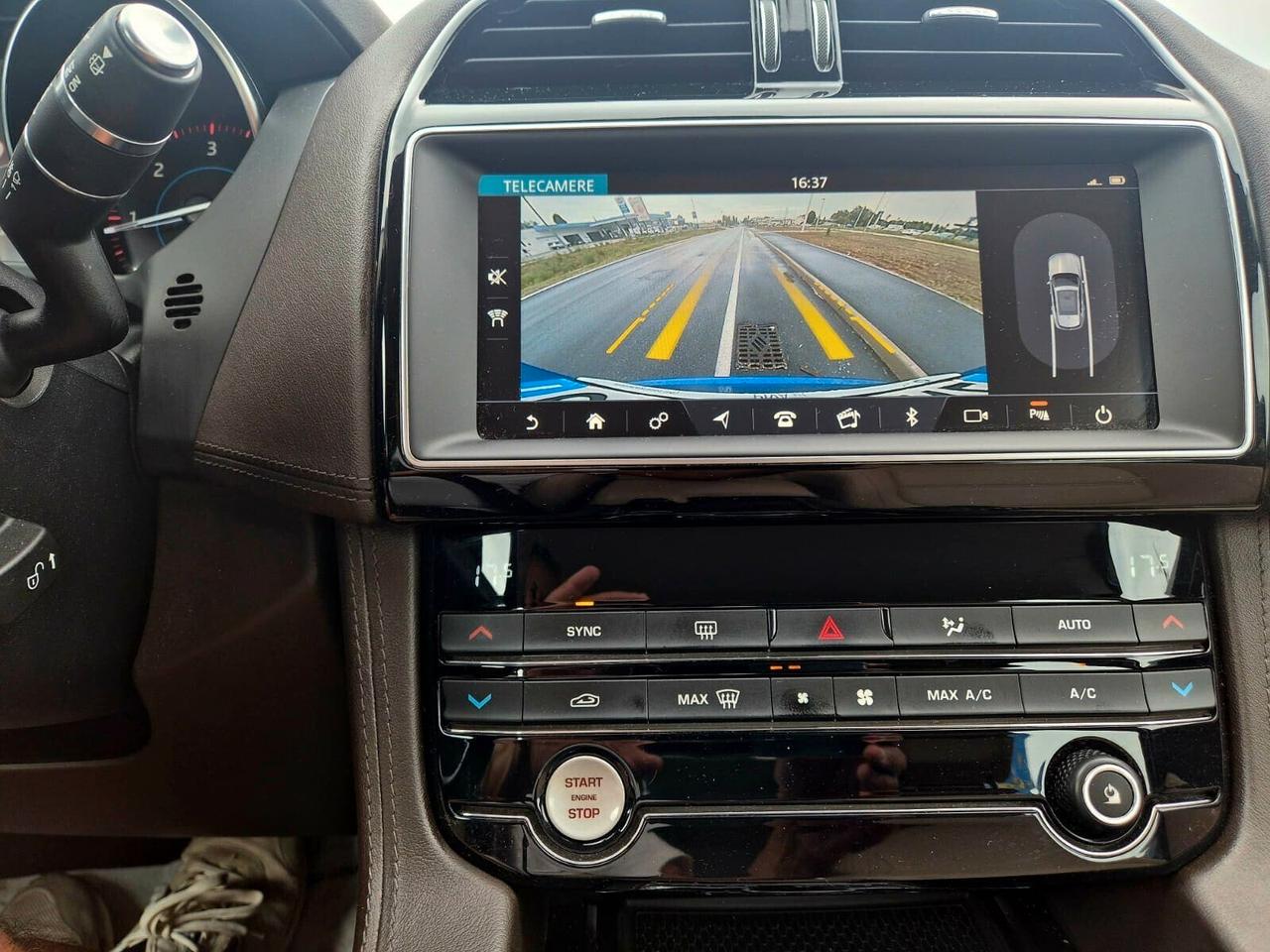 Jaguar F-Pace 2.0 D 180 CV AWD automatica Prestige