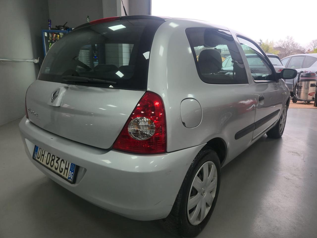 Renault Clio Storia 1.2 3 porte Confort Authentique