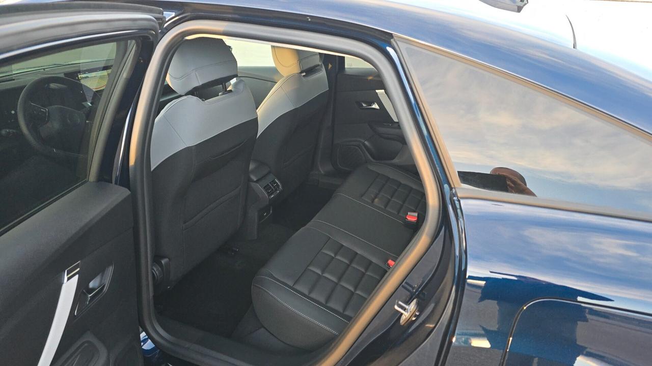 Citroen C4 Hybrid 136 e-DCS6 Max