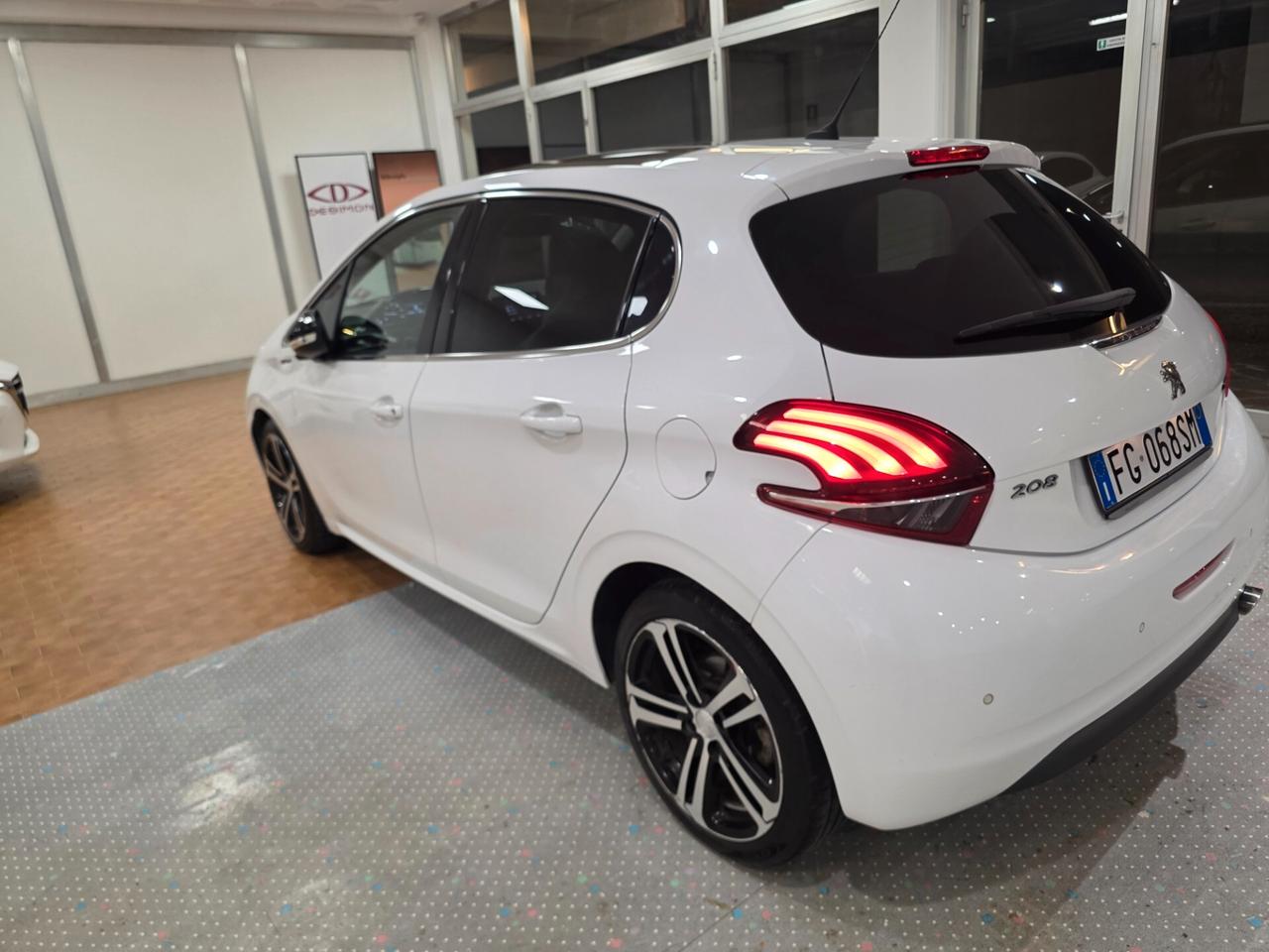 Peugeot 208 BlueHDi 100 5 porte GT Line