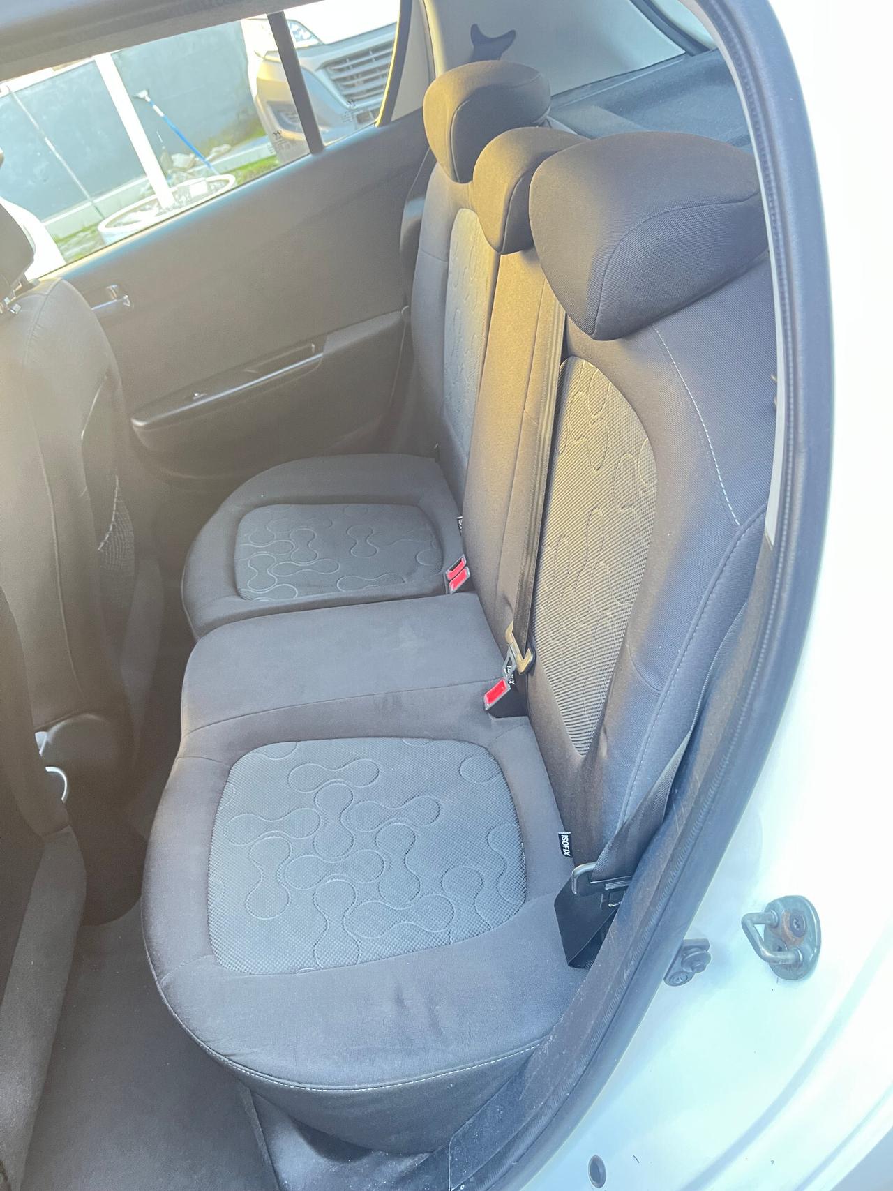 HYUNDAI I20 - 1.2 BENZINA - 5 PORTE - ANCHE PER NEOPATENTATI - 2010