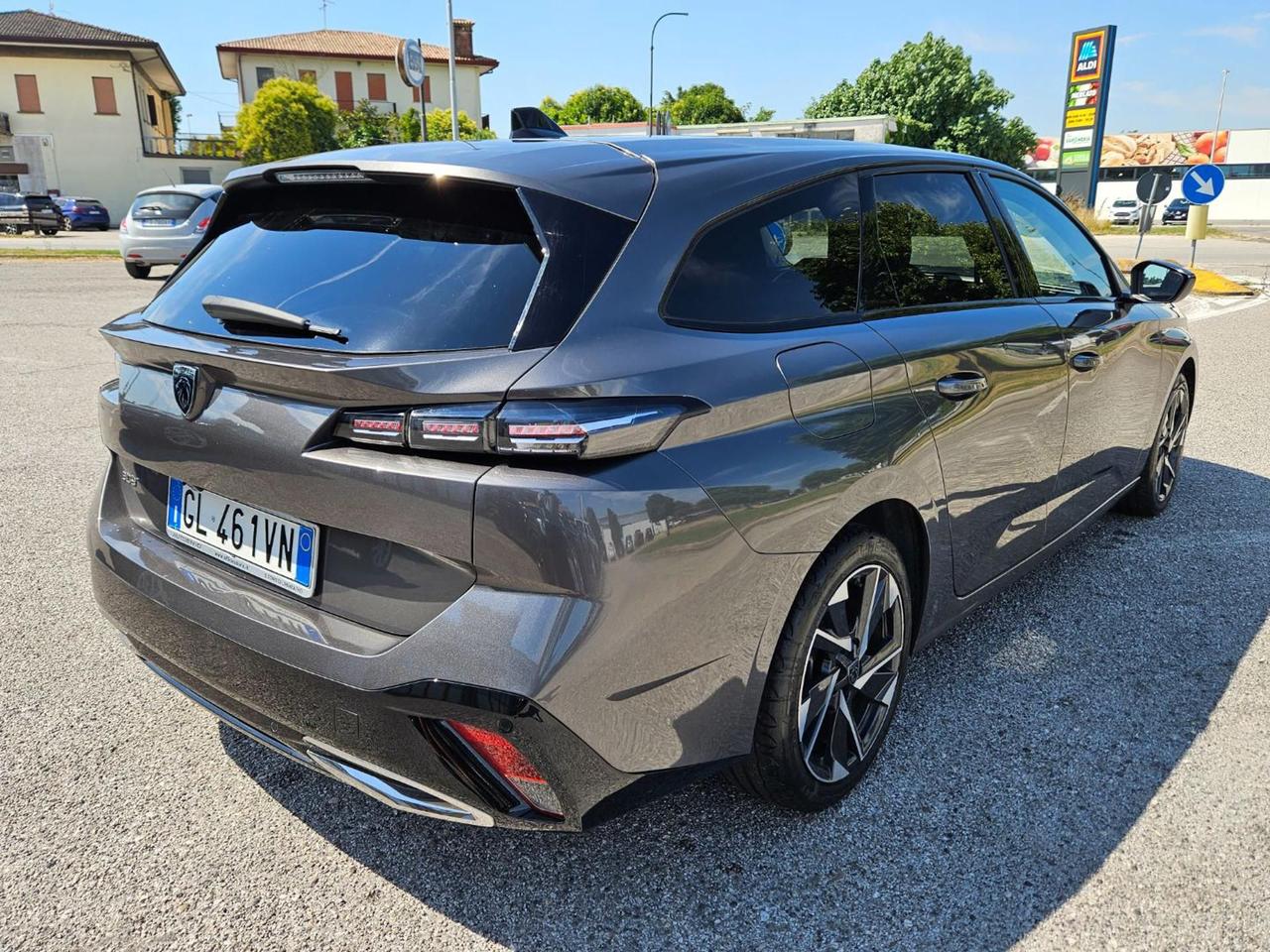 Peugeot 308 BlueHDi 130 S&S EAT8 SW Allure