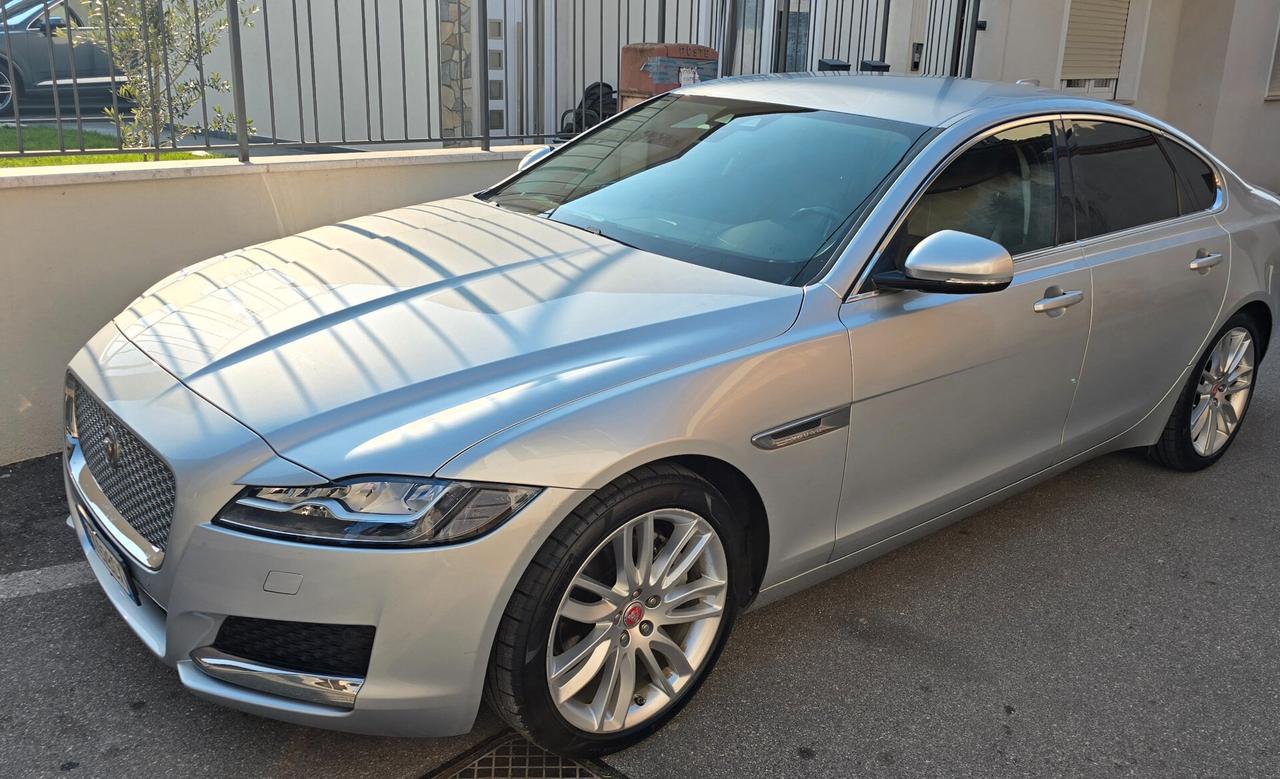 Jaguar XF 2.0 D 240 CV AWD aut. Portfolio