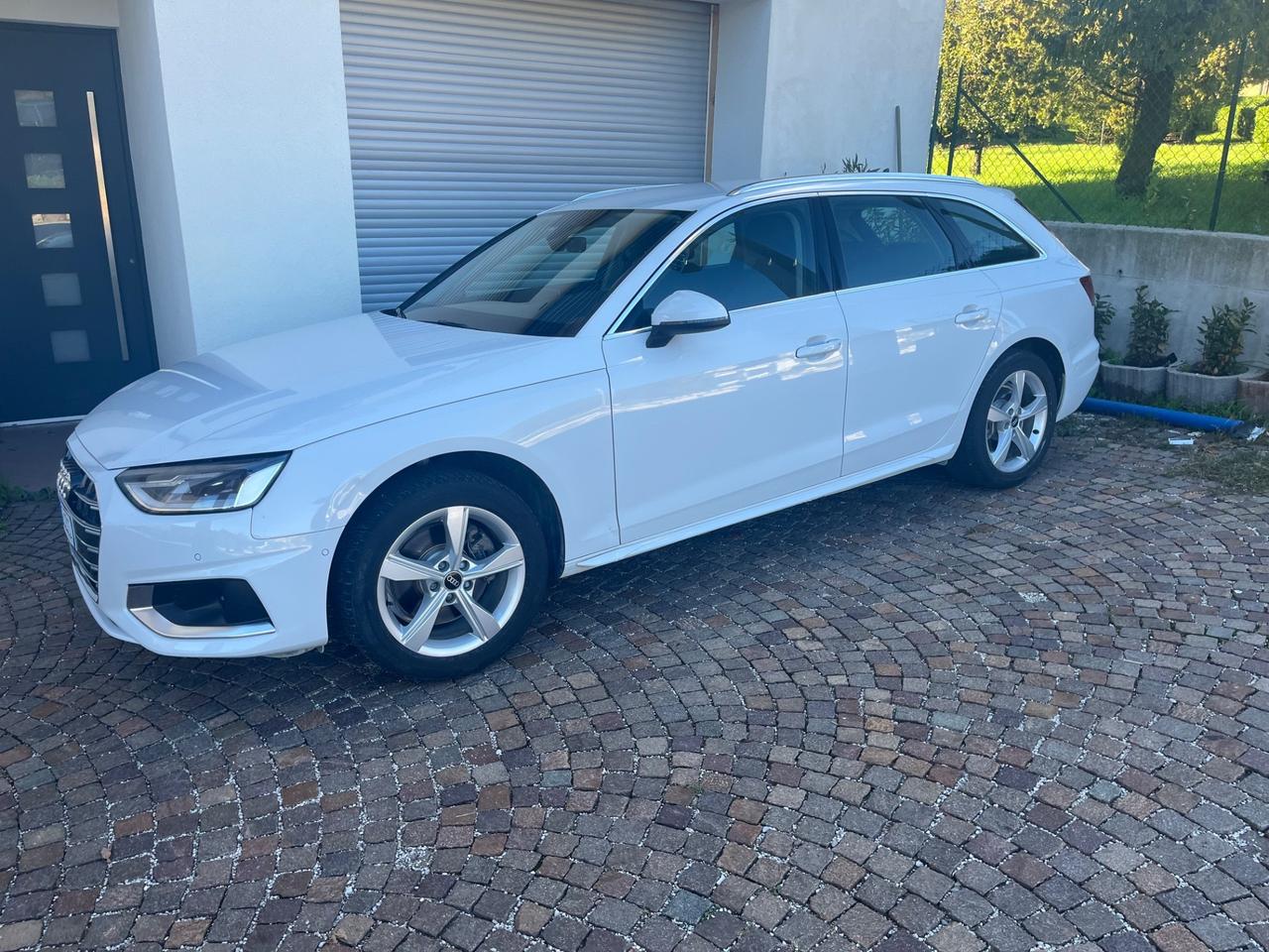 Audi A4 Avant 40 g-tron S tronic Business Advanced