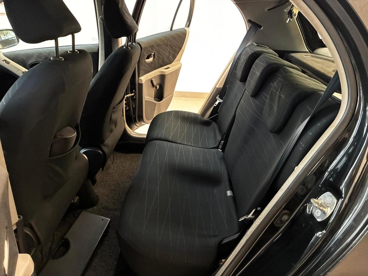 Toyota Yaris 1.3 BENZINA 5PORTE