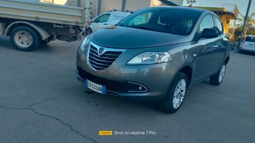 Ypsilon 0.9 t.air Gold ecochic metano 80cv