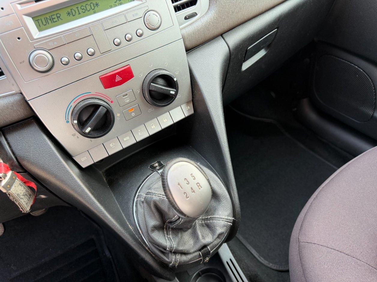 Lancia Ypsilon 3 Porte Ypsilon 1.2 8v Elle 69cv