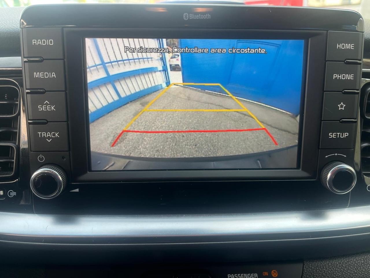 Kia Stonic -1.4MPI-gpl style design pack-2019