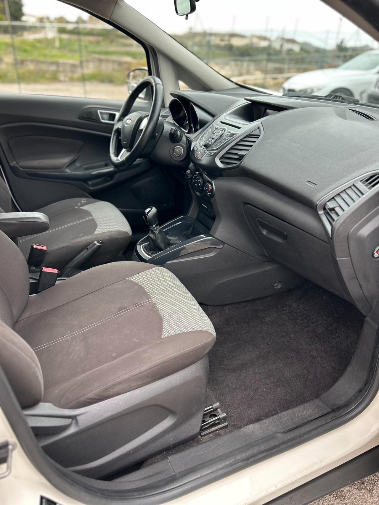 Ford EcoSport 1.5 TDCi 95 CV Business 10/2015