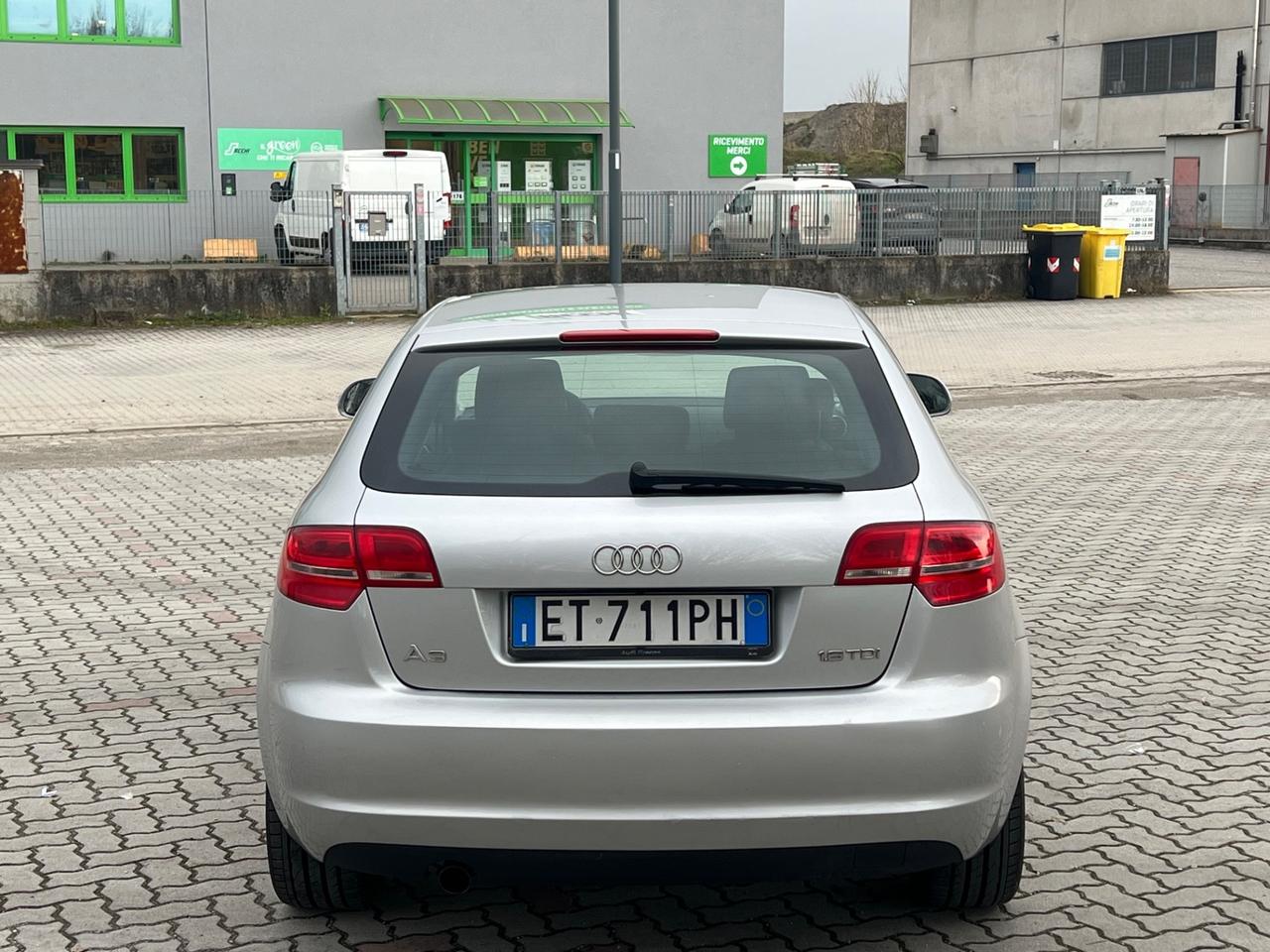 Audi A3 1.6 TDI 105 CV CR Ambiente