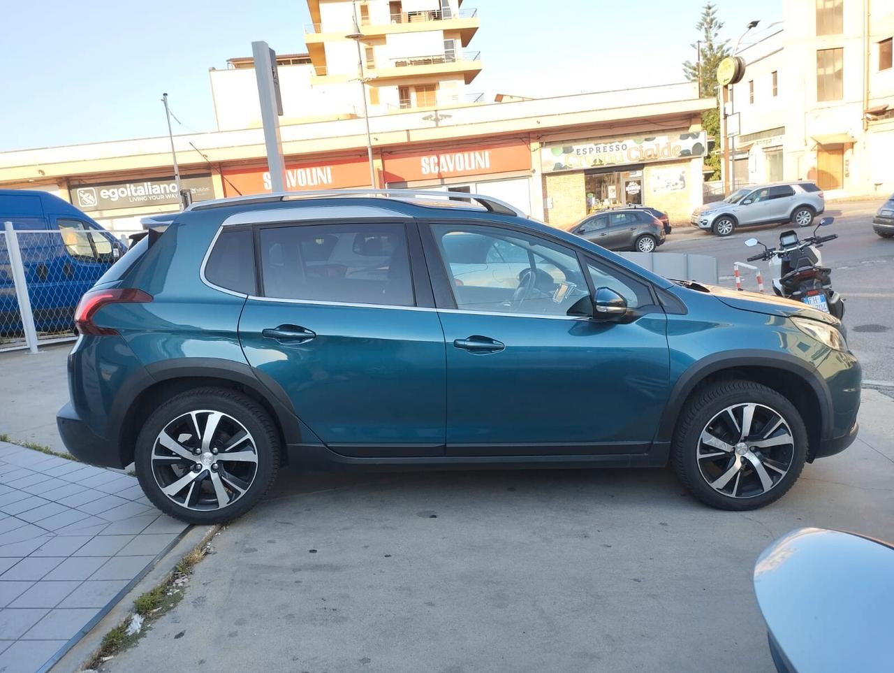 Peugeot 2008 BlueHDi 120 S&S Allure