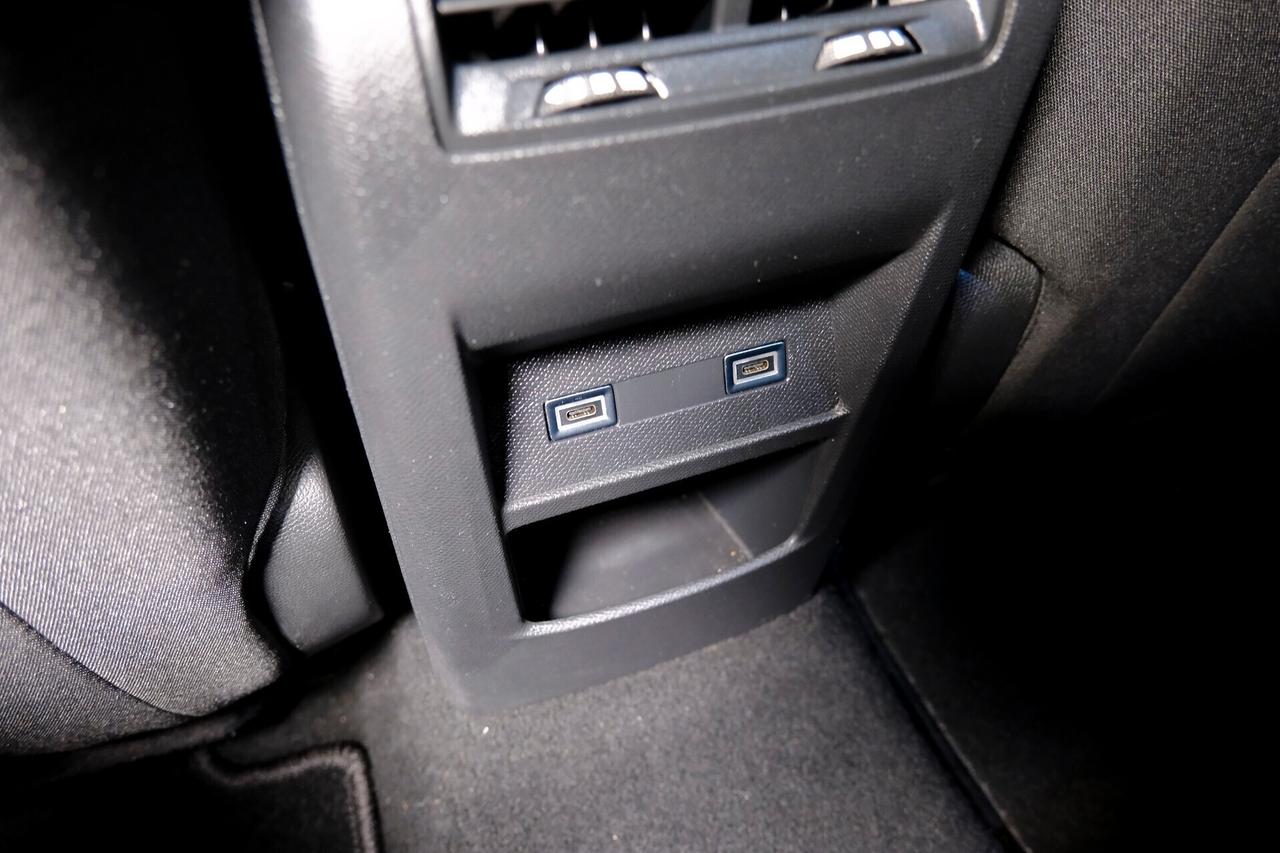 Peugeot 308 1500 BlueHDi 130cv EAT8 F1 ALLURE