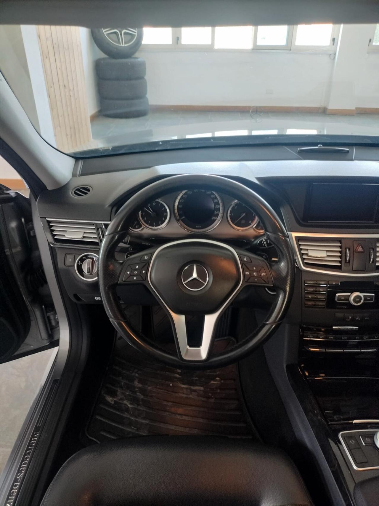 Mercedes-benz E 220 CDI Premium