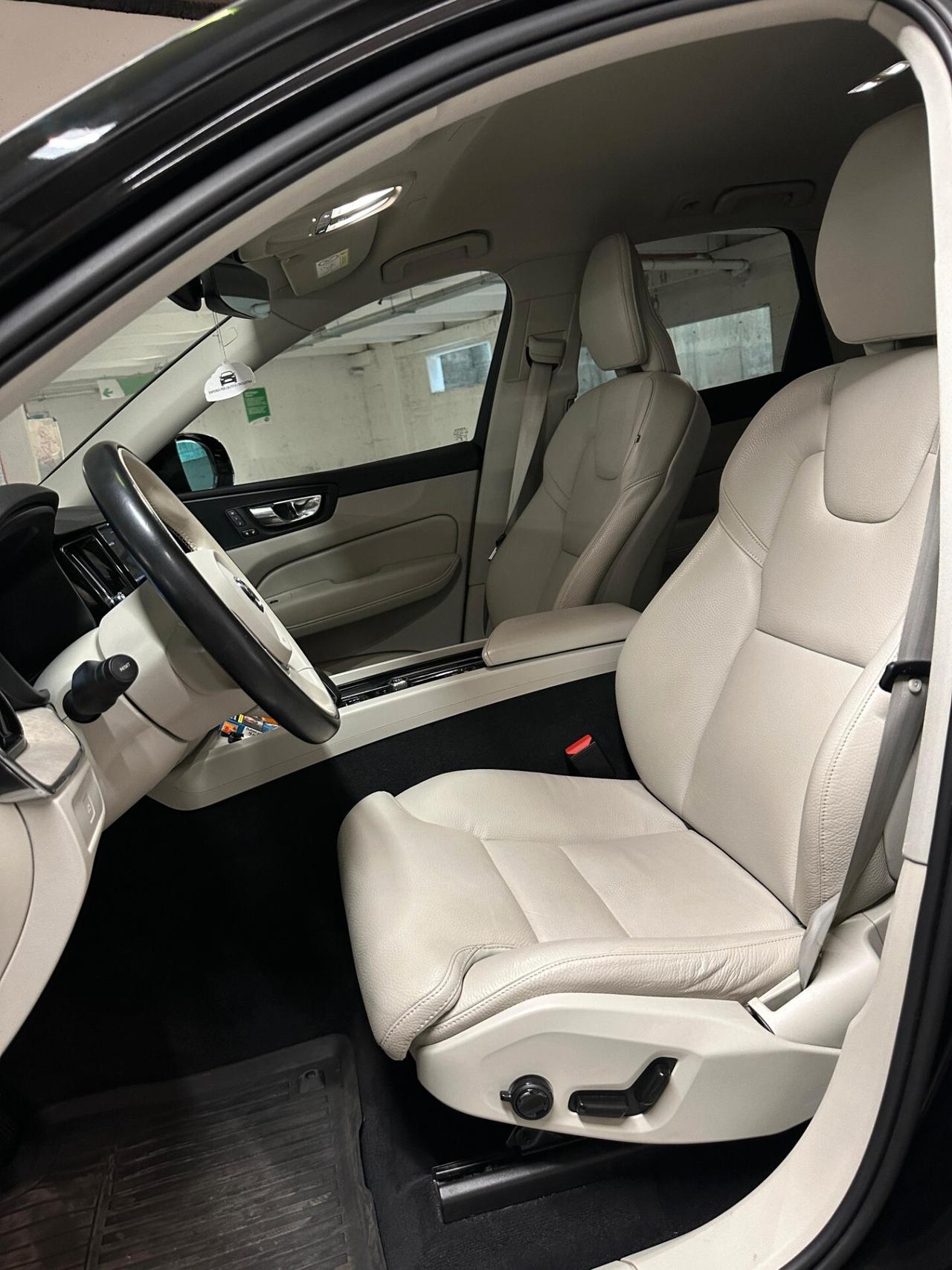 Volvo XC 60 XC60 B4 (d) AWD automatico Plus Bright N1