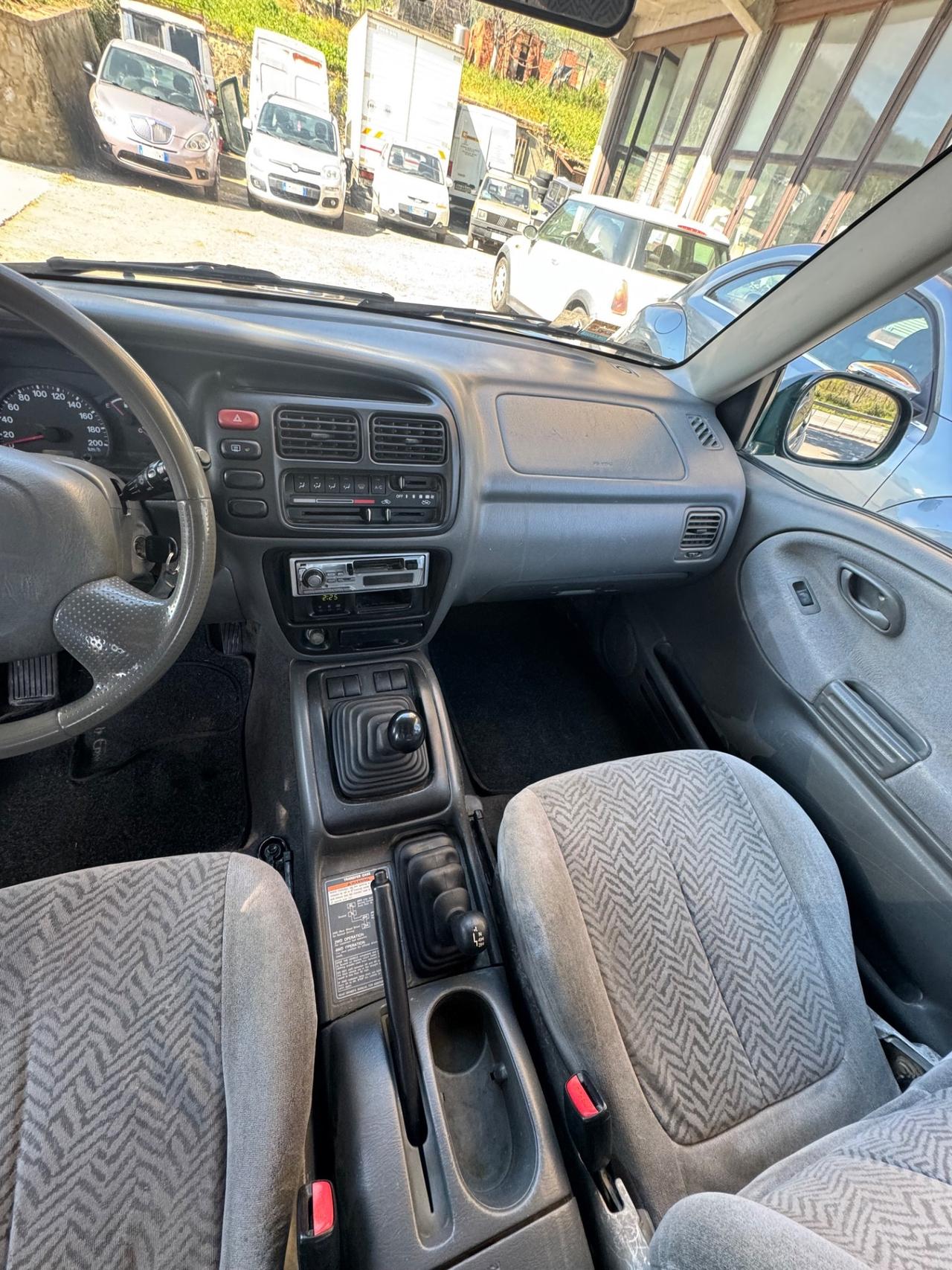 Suzuki Grand Vitara 1.6i 16V cat 3 porte