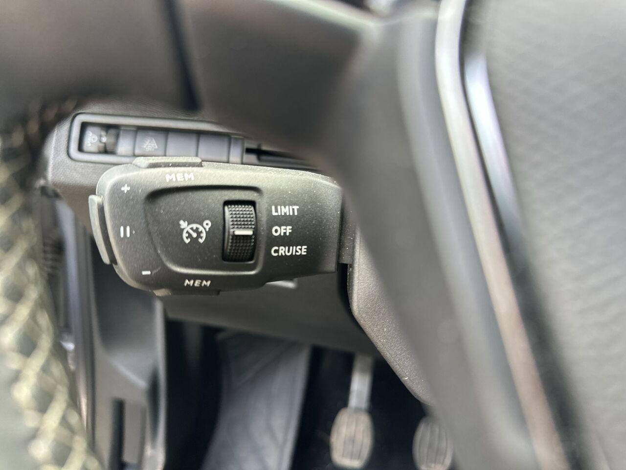 PEUGEOT 3008 II 2021 - 3008 1.2 puretech t Allure Pack s&s 130cv