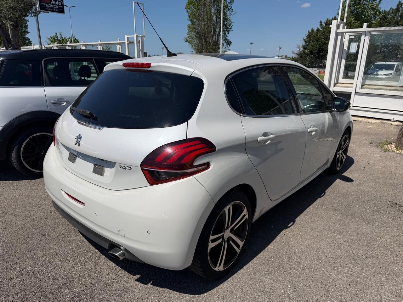 Peugeot 208 1.2 benzina GTLINE 2015 automatica