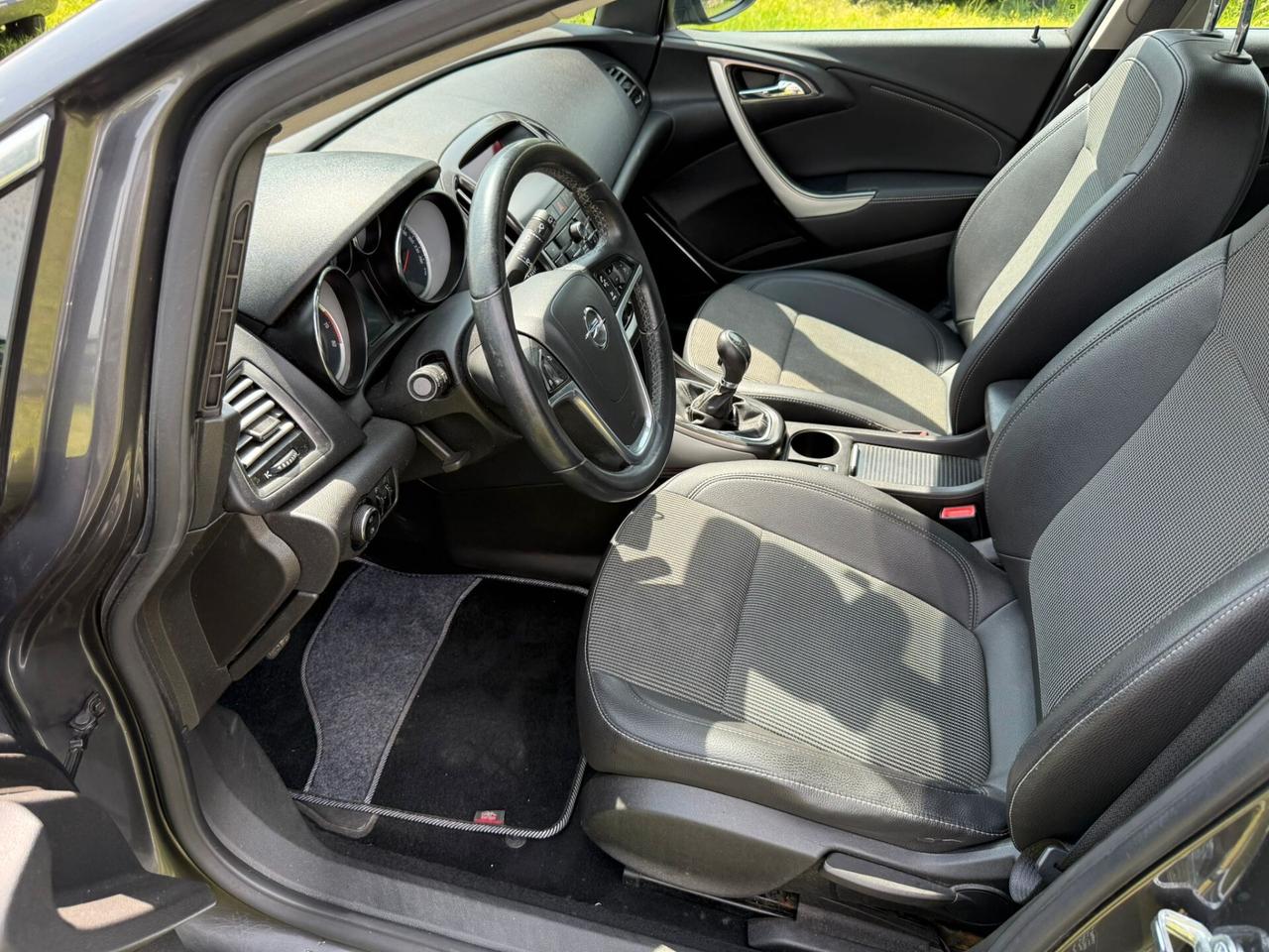 Opel Astra 1.4 5 porte Cosmo NEOPATENTATI
