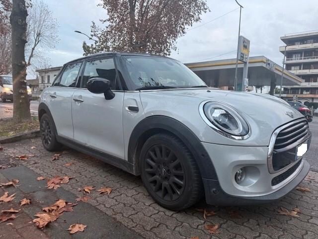 Mini 1.5 Cooper 5 PORTE..BLACK EDITION...CAMBIO AUTOMATICO!!