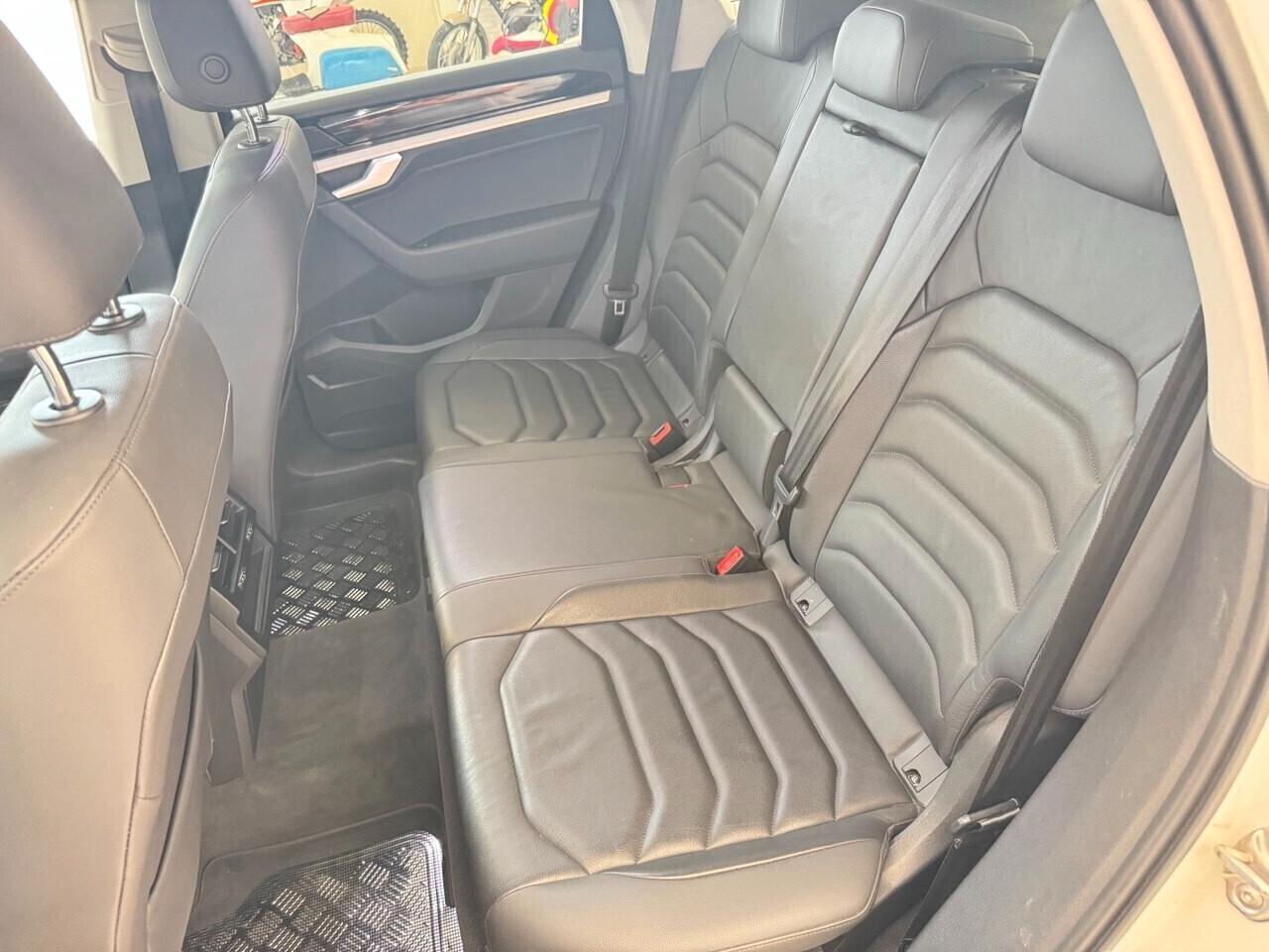 Volkswagen Touareg 3.0 V6 TDI SCR Black Style