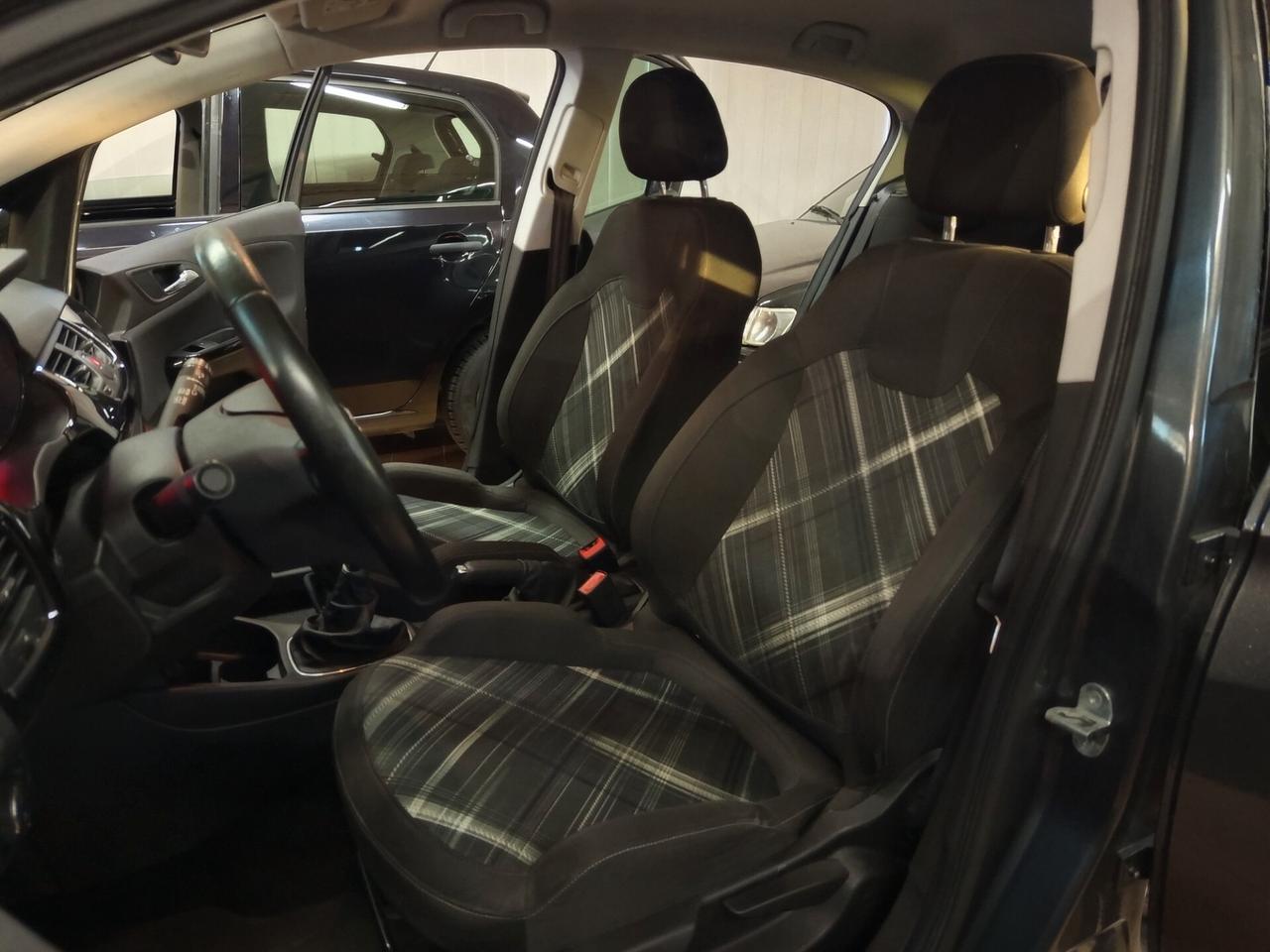 Opel Corsa 1.4 90CV GPL Tech 5 porte Innovation