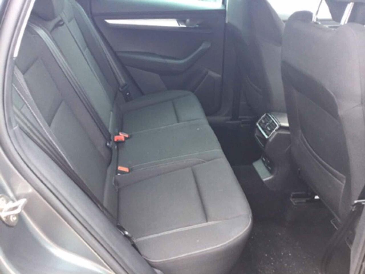 SKODA KAROQ 2.0 TDI 115CV DSG EVO SCR EXECUTIVE ( FARI LED - COCKPIT - NAVI - PDC - TELECAMERA POST. )