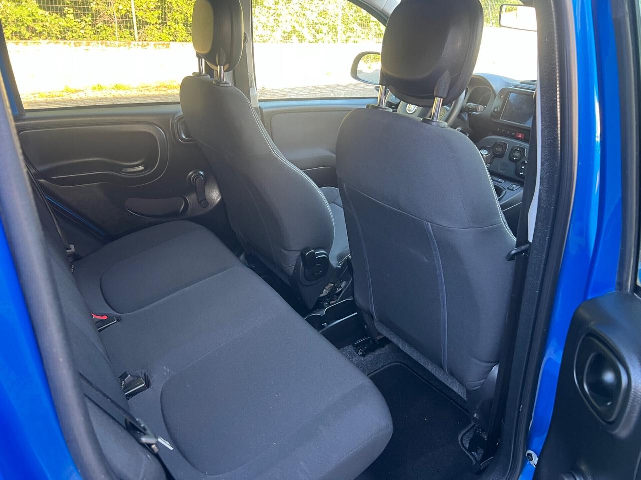 Fiat Panda 1.0 Hybrid Cross 2023 ibrida benzina