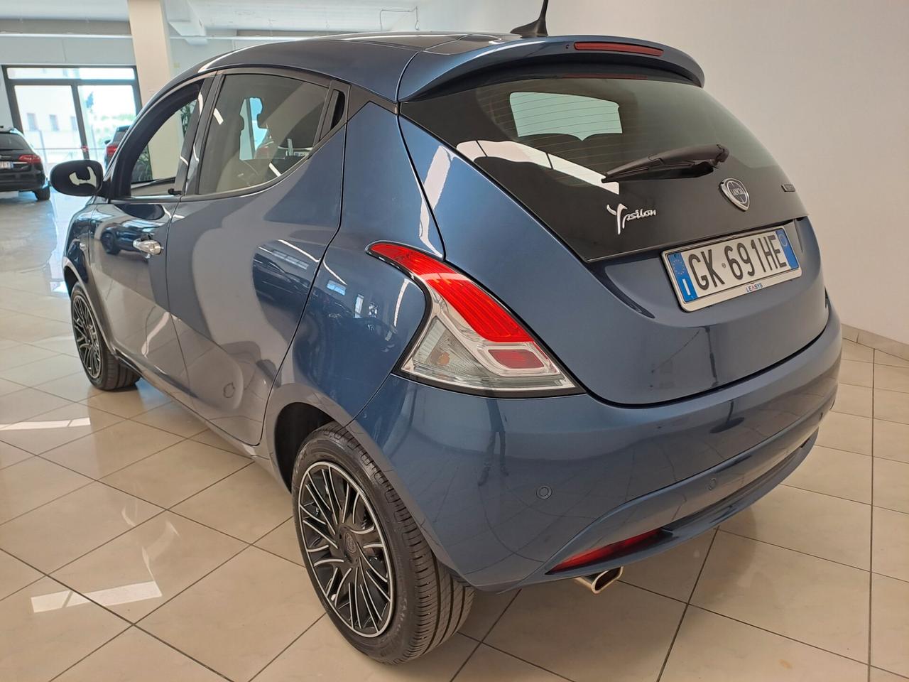 Lancia Ypsilon 1.0 FireFly 5 porte S&S Hybrid Ecochic Gold