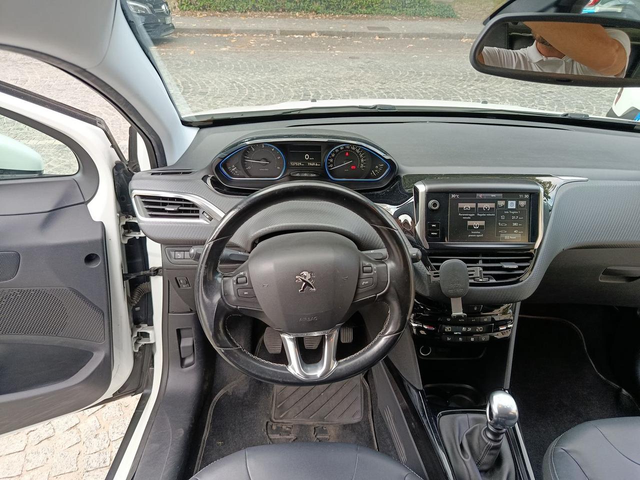 Peugeot 2008 Allure 1.6 Blue HDI 120 #6505